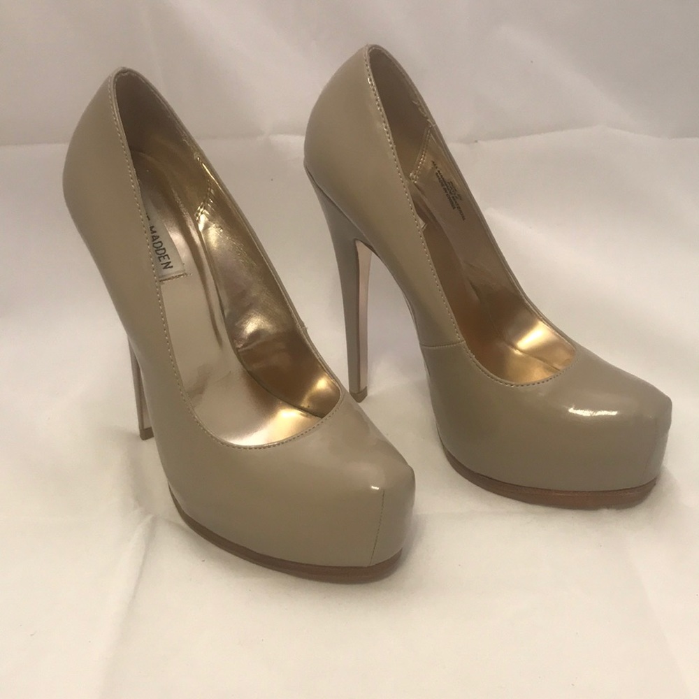 Steve Madden 8.5 P-Kyle taupe platform heel
